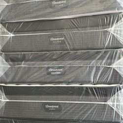 Mattress Queen Size. Box Spring / Mattress 