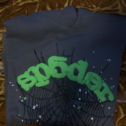 Men’s green and grey pullover hoodie