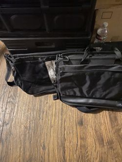 3 laptop bag 2 at 10 with straps 3 rd with handles 5 asking 25 for all 3 