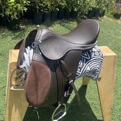 English Saddle 