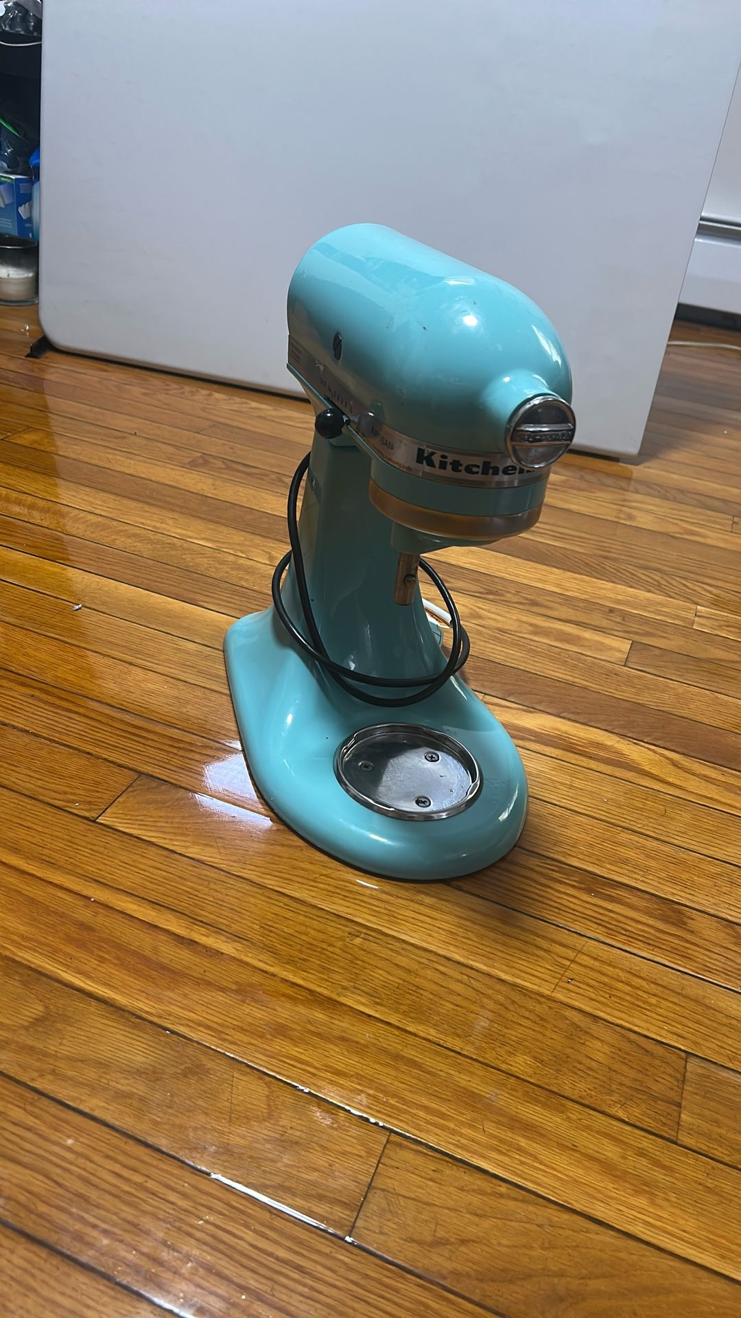 Standing Kitchen Aid Mixer (Bowl Not Included)