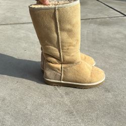 Classic UGG AUSTRALIA Tall Boots 
