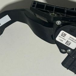 ⭐2015-2020 GMC/CHEVROLET/CADILLAC Accelerator Pedal OEM ((contact info removed)1)⭐ RAG-3-30 