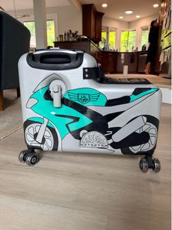Lil Flyer Ride On Suitcase for Kids
