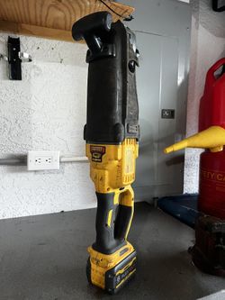 FLEXVOLT 60V MAX Cordless Brushless Quick-Change Stud and Joist Drill and (1) FLEXVOLT 9.0Ah Battery