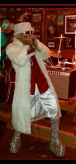 GREAT ROCK SINGER AND HARP PLAYER