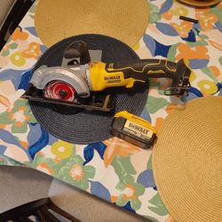 20 Volt Max Circular Saw Brushless With 20 Volt Lithium Ion Max Battery