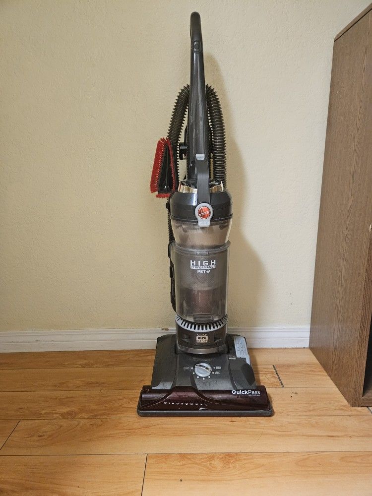 Hoover WindTunnel High Performance Pet Bagless Upright Vacuum UH72630