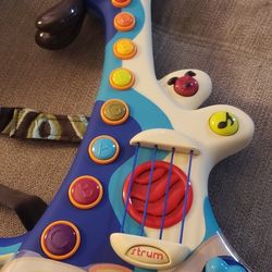 B. Woofer Howling Hound Dog Electronic Guitar Blue Childs Musical Toy Excellent