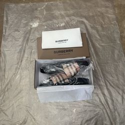 Burberry Slides Size 9/5 