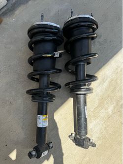 2024 GMC Sierra Struts
