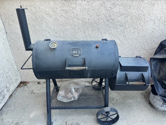 Oklahoma Joe’s Smoker