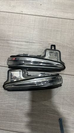 Toyota  Tacoma  Driver Side Mirror Turn Signal Light