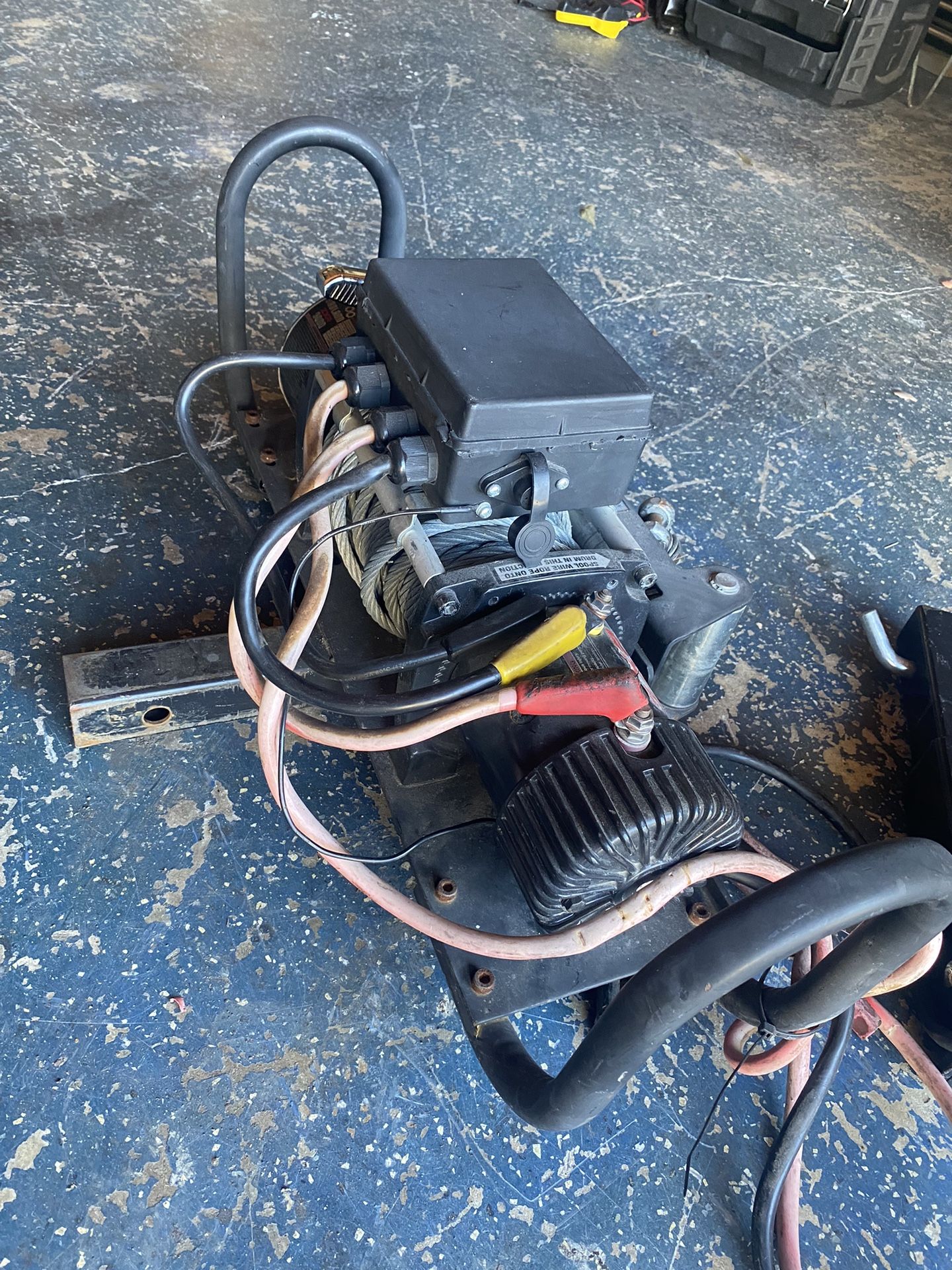 BADLANDS 9000 Lb Winch for Sale in San Antonio, TX OfferUp