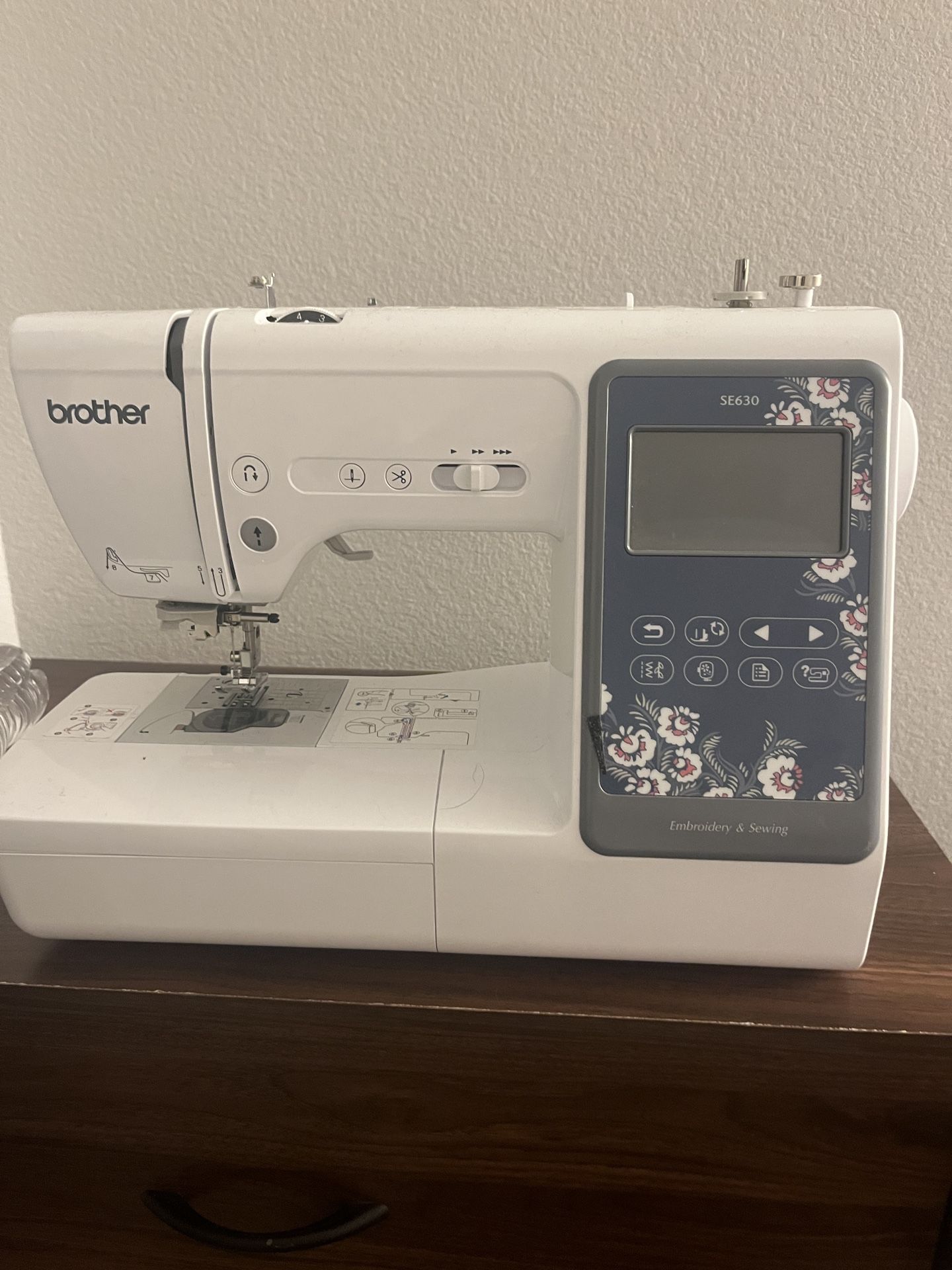 Sewing And Embroidery Machine READ DESCRIPTION