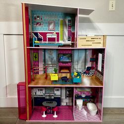 City  Studio  Dollhouse