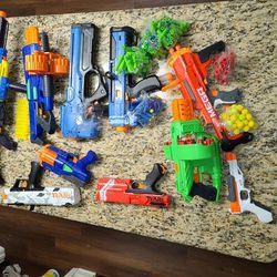 10 Nerf Guns w Batteries Plus Over 200 Rounds