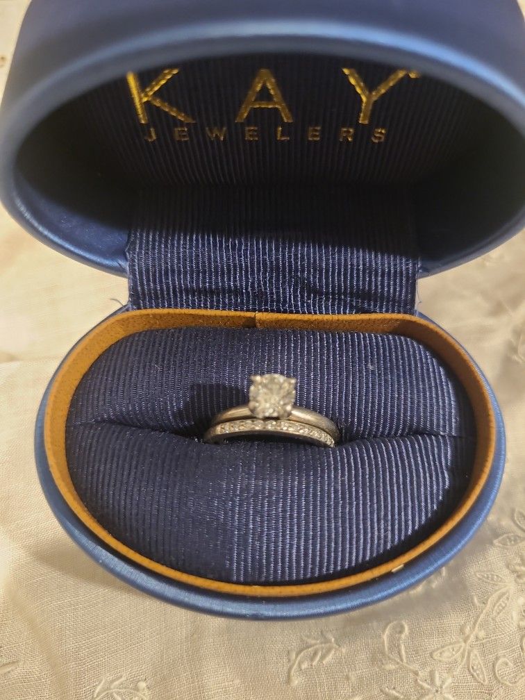 Engagement Ring/ Wedding Band