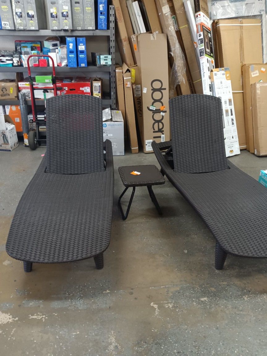Keter
Pacific Whiskey Brown All-Weather Adjustable Resin Patio Chaise Lounger with Side Table (3-Piece Set)