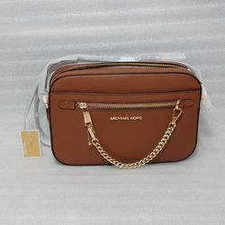 Michael Kors Designer Crossbody Bag Purse. New With Tags. Authentic. Retail $400. Beautiful Women's Handbag