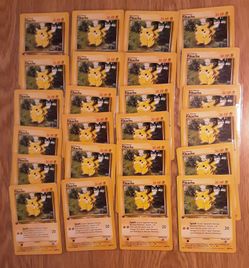 1st Edition Jungle PIKACHU 60/64 Lot — 21 Cards!