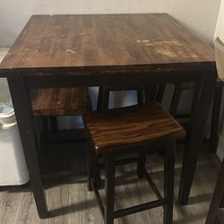 High top table with 4 barstools
