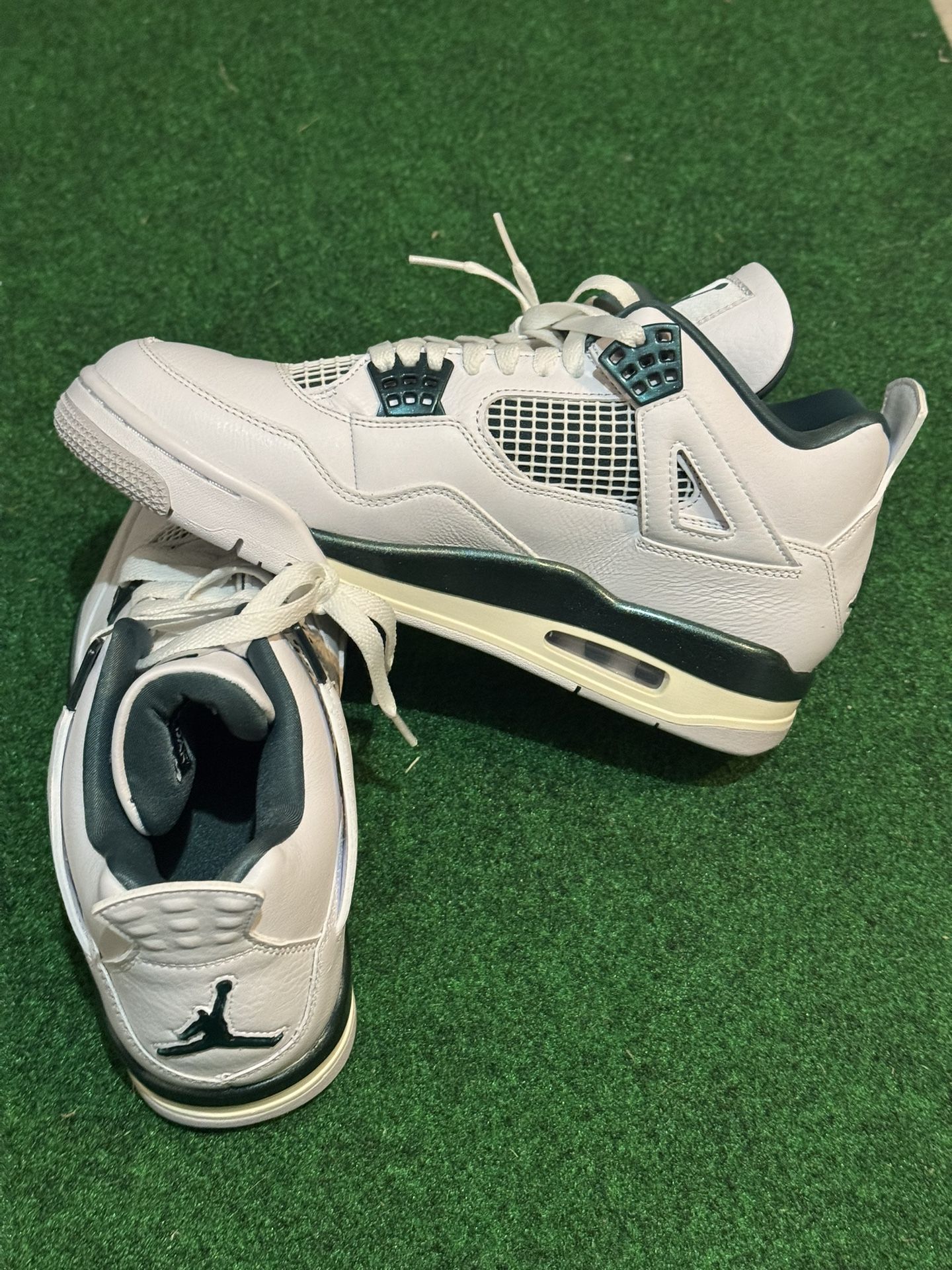 *Brand New* Jordan 4 Oxidized Green Size 9