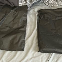 Essentials Shorts 