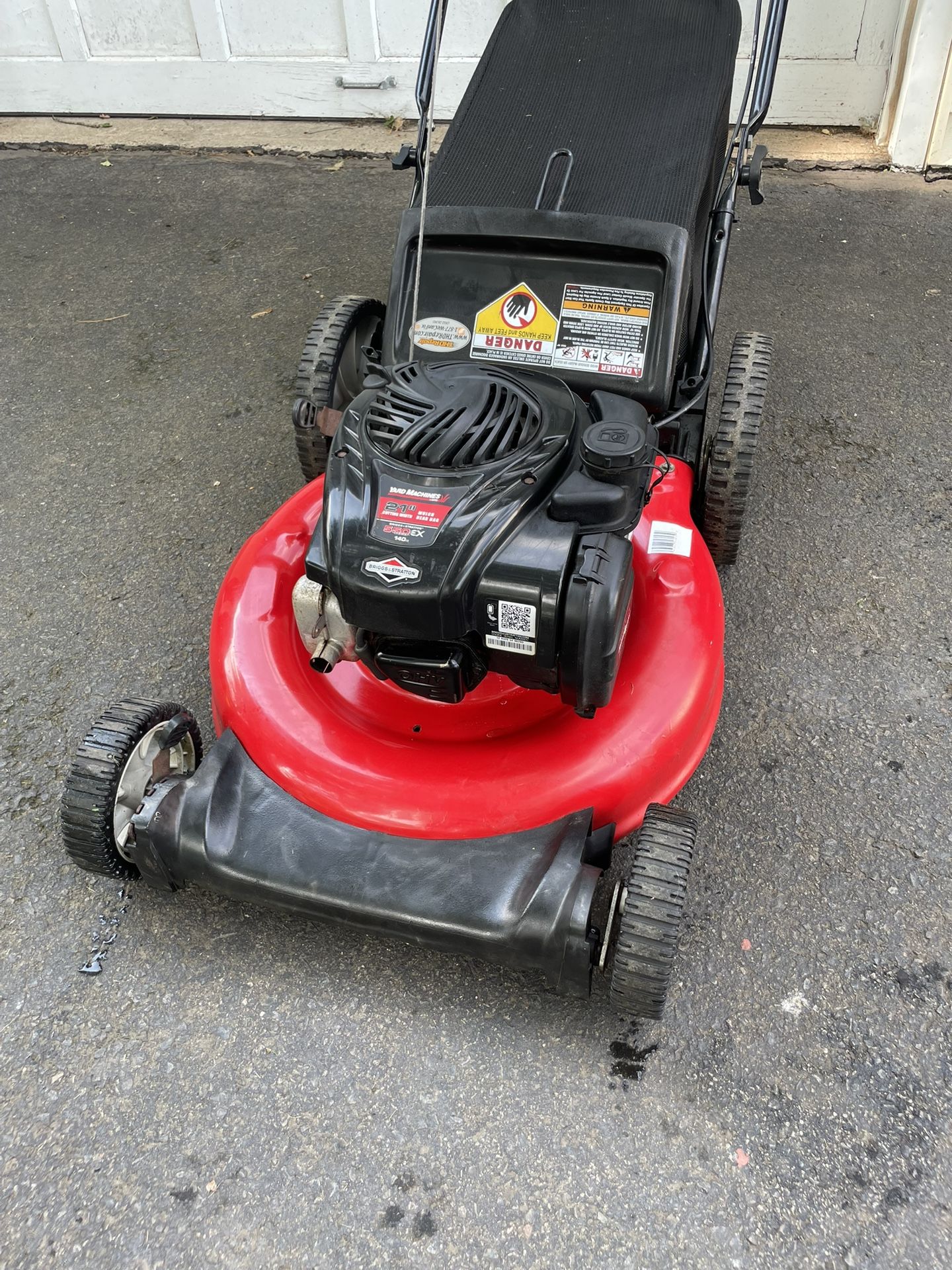 Yard Machines 21” Manual Push Lawn Mower