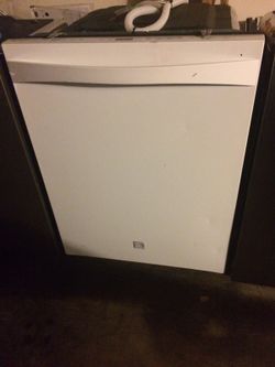 New Kenmore Elite Top line White Dishwasher . 2017 Floor model . $1400 MSRP .