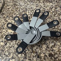 Plastics Measuring Cups 