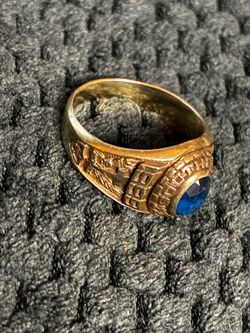 Gold 10k Class Ring