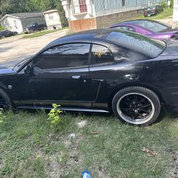 2004 Ford Mustang
