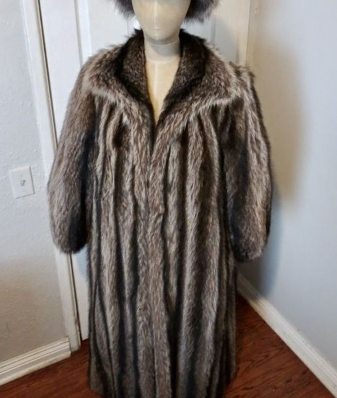 Raccoon Fur Coat / Real Fur Size M