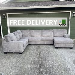 Large Gray Sectional Couch 🛋️ FREE DELIVERY 🚚 