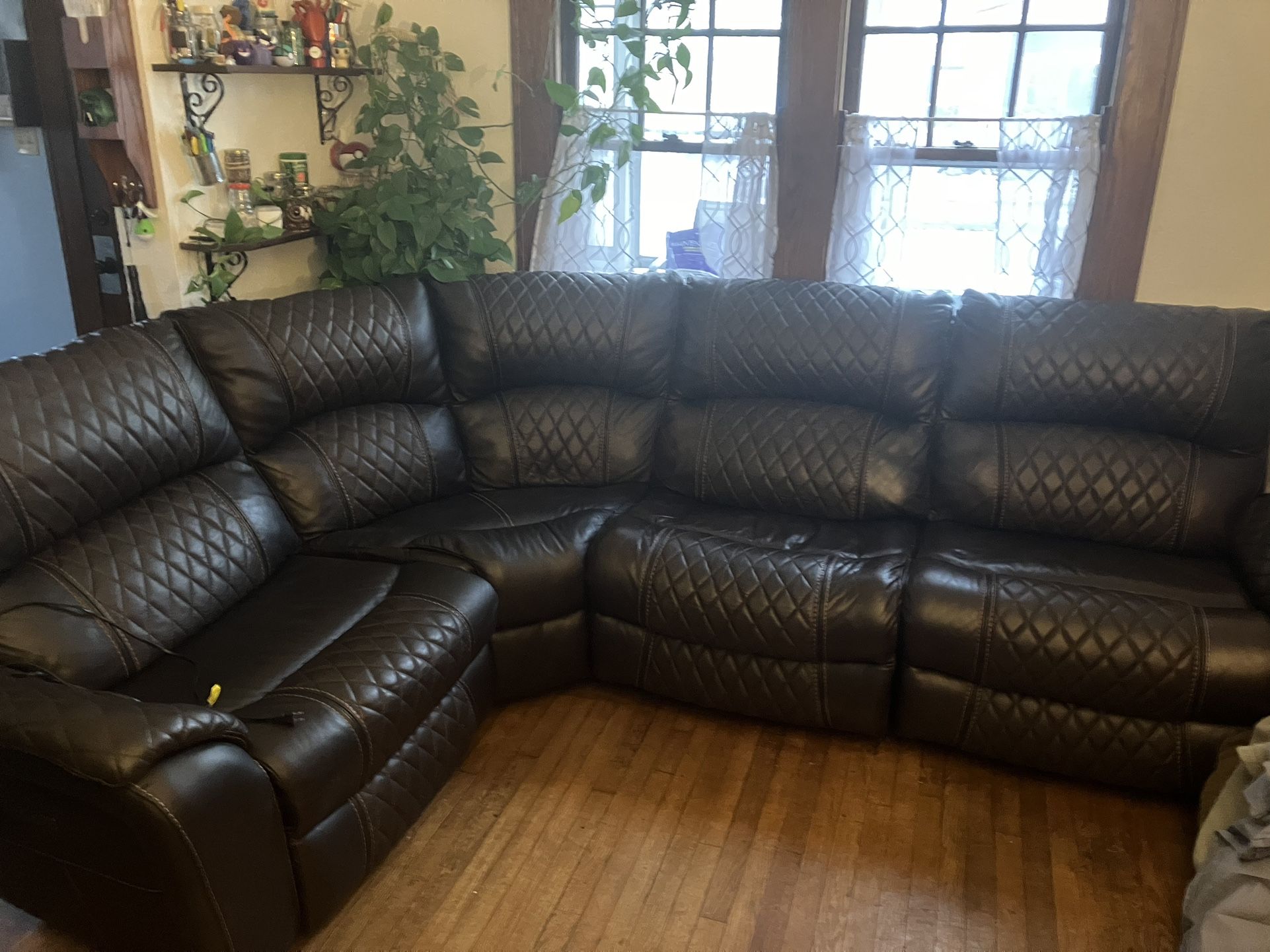 5pc Leather Sectional With 3 Recliners