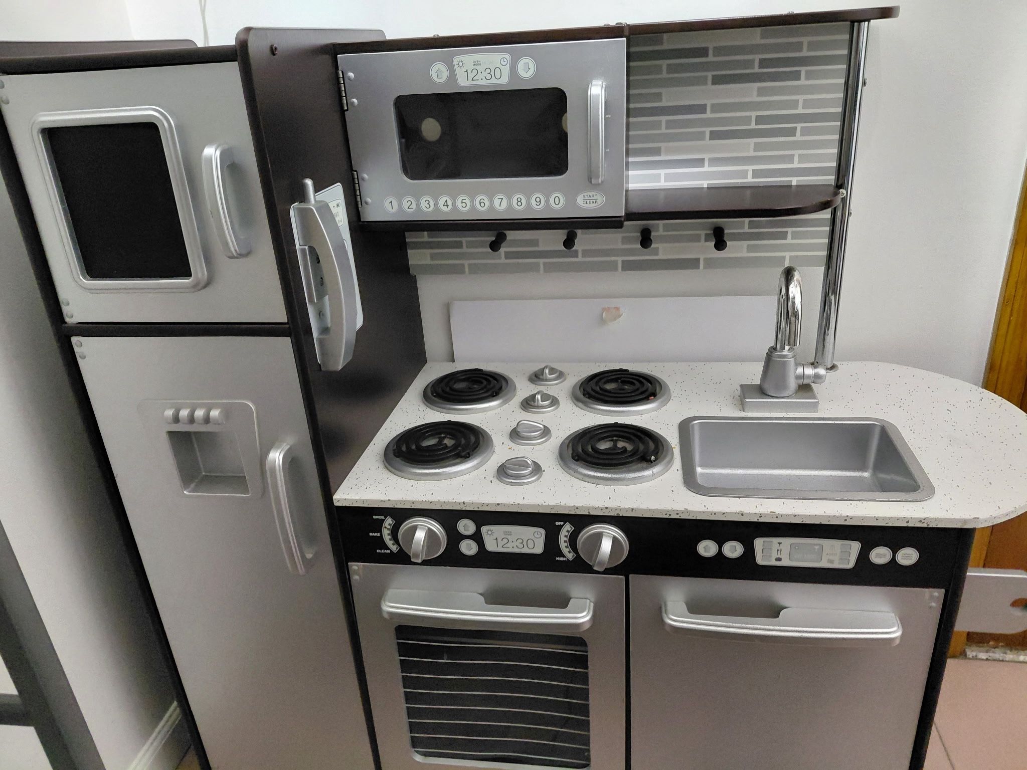 KidKraft Uptown Espresso Kitchen 