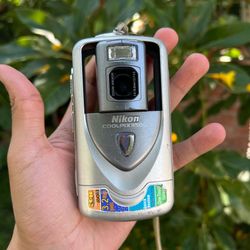 Nikon CoolPix 3500 Digital Camera