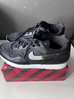 Women’s Nike Outburst 