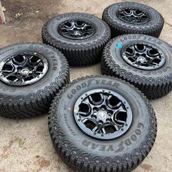 Like new 17” black ford bronco wheels and Goodyear tires 17 rims 6 lug Rines Negros Con Llantas Nuevas OEM stock factory Original Take offs originals 