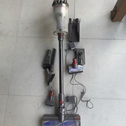 Vacuum cleaner cordless Dyson outsize perfect condition Fontainebleau area