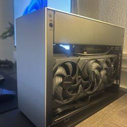 SFF PC 5070 Ti 9800X3D 32GB DDR5 