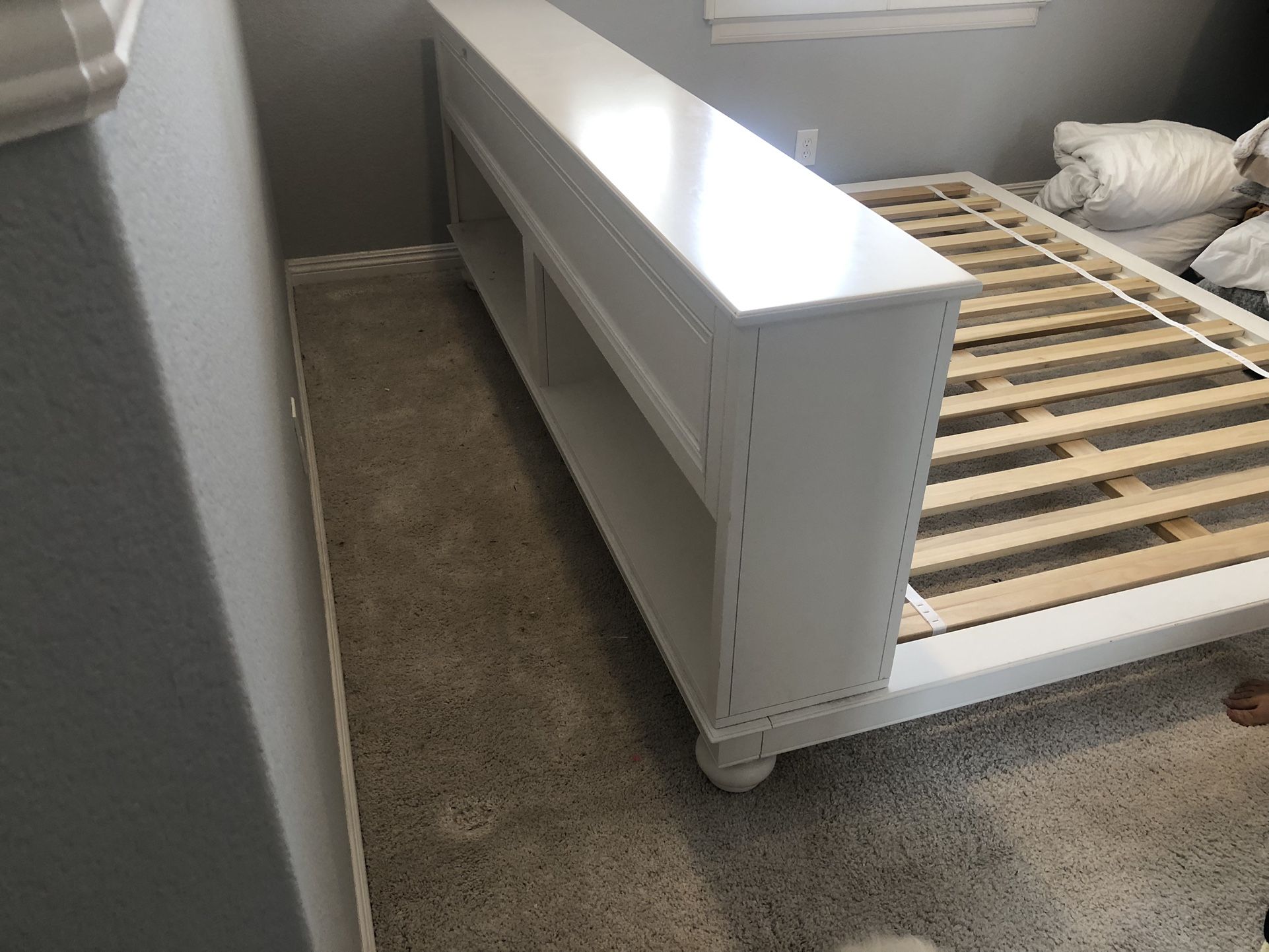 Pottery Barn Queen size Chelsea Platform Bed