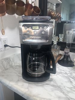 Keurig Cuisinart DGB 700BC Grind Brew 12 Cups Automatic Coffee Maker For PARTS for Sale in Las Vegas NV OfferUp