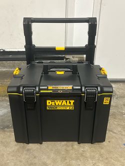 Dewalt box with wheels