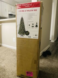 Brand new Christmas Tree
