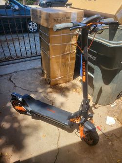 Dual Motor Electric Scooter confun 2400w Peak 32mph