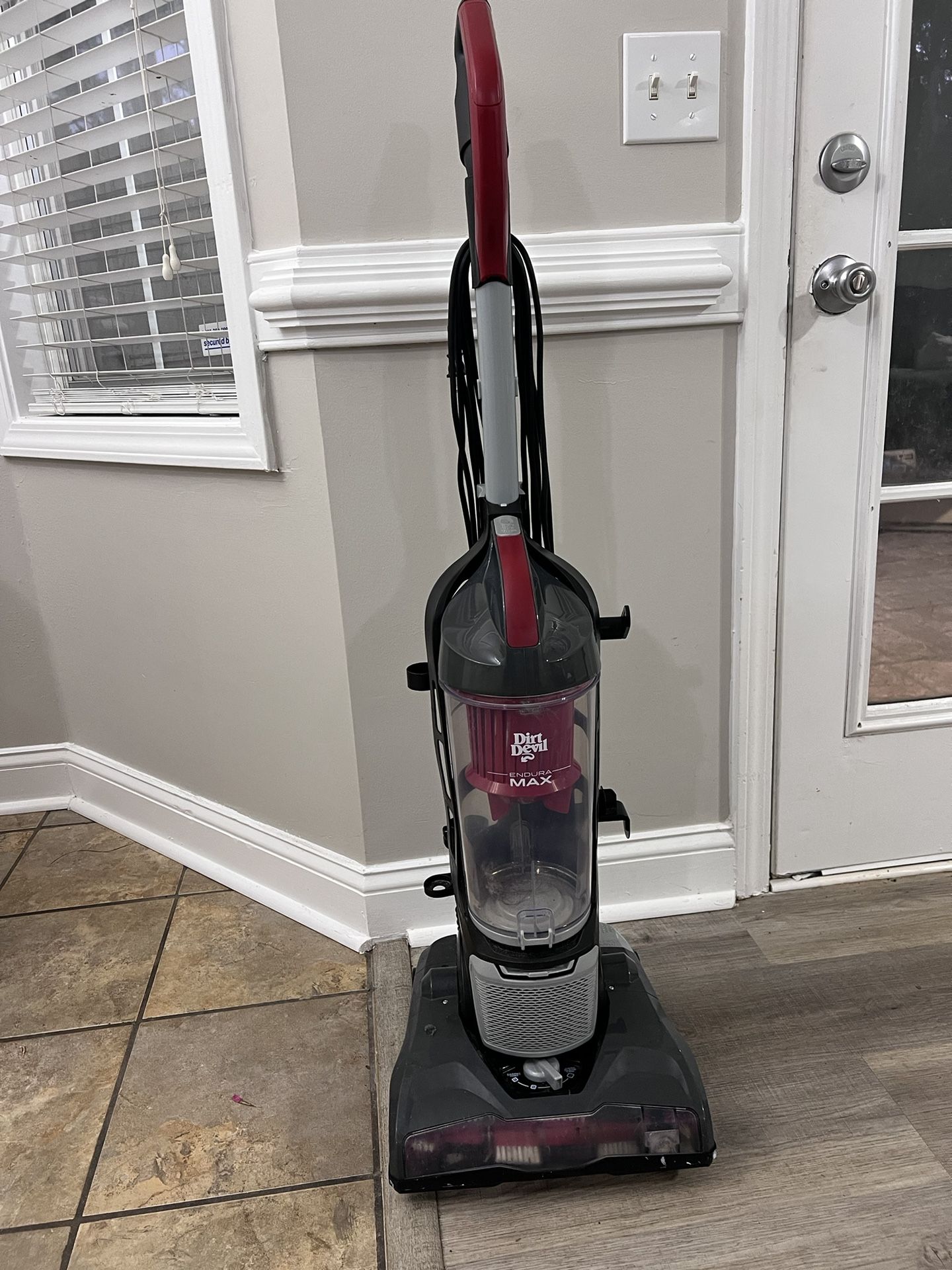 Dirt Devil Endura Lite Upright Vacuum