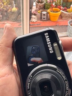 Dual screen Samsung PL120 Y2K digicam