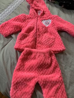 Gently used baby girl clothes 25 pieces
